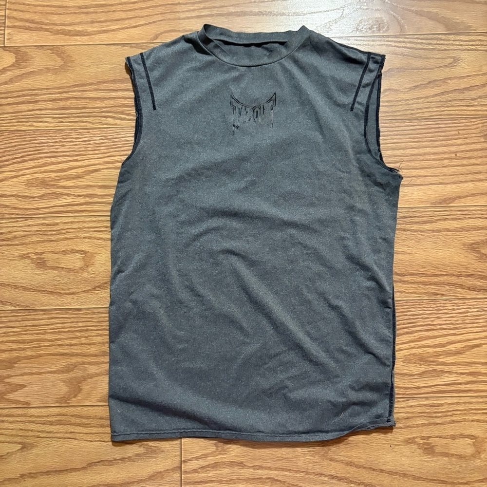 y2k TapOut Tank Medium
